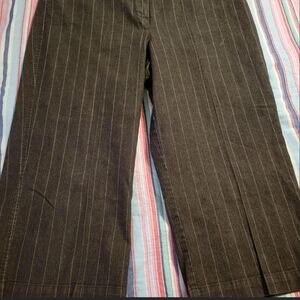 Larry Levine Women's Brown Pinstripe Cropped Pants